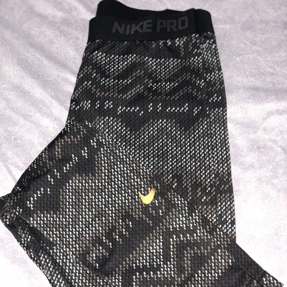 Nike pro legging - Picture 1 of 2